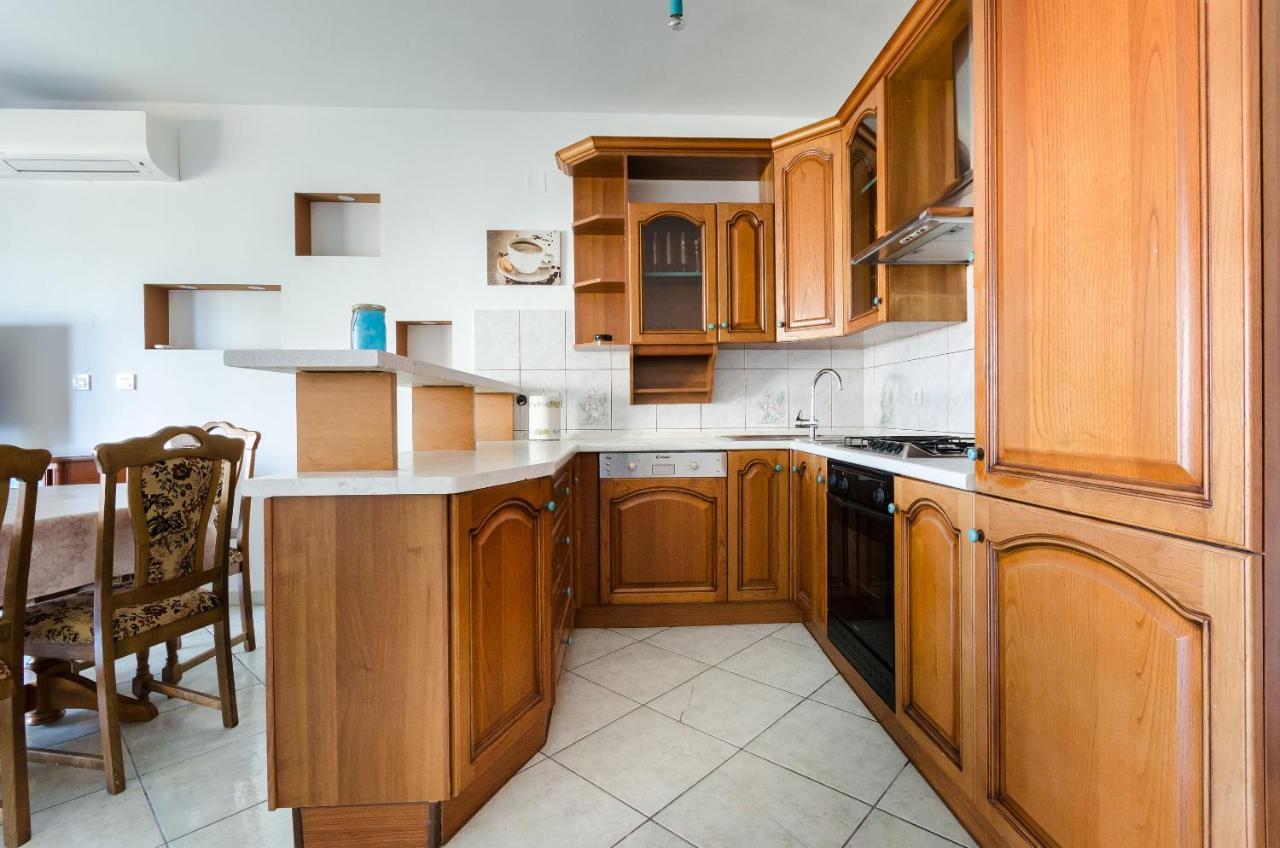 Apartments Slavica R Banjol Exterior foto